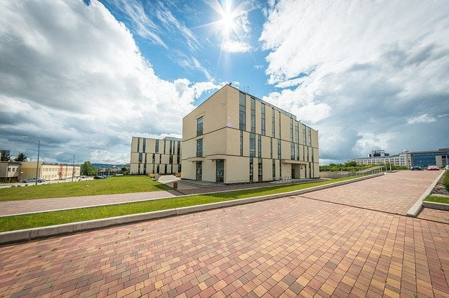 İzmir Üniversitesi Ekşi
